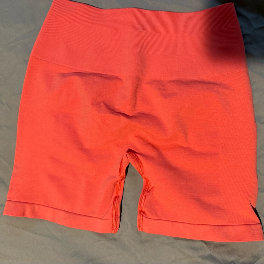 Alphalete Amplify Short 4.5” Pink Pixel Size Small NWOT - Picture 5 of 5